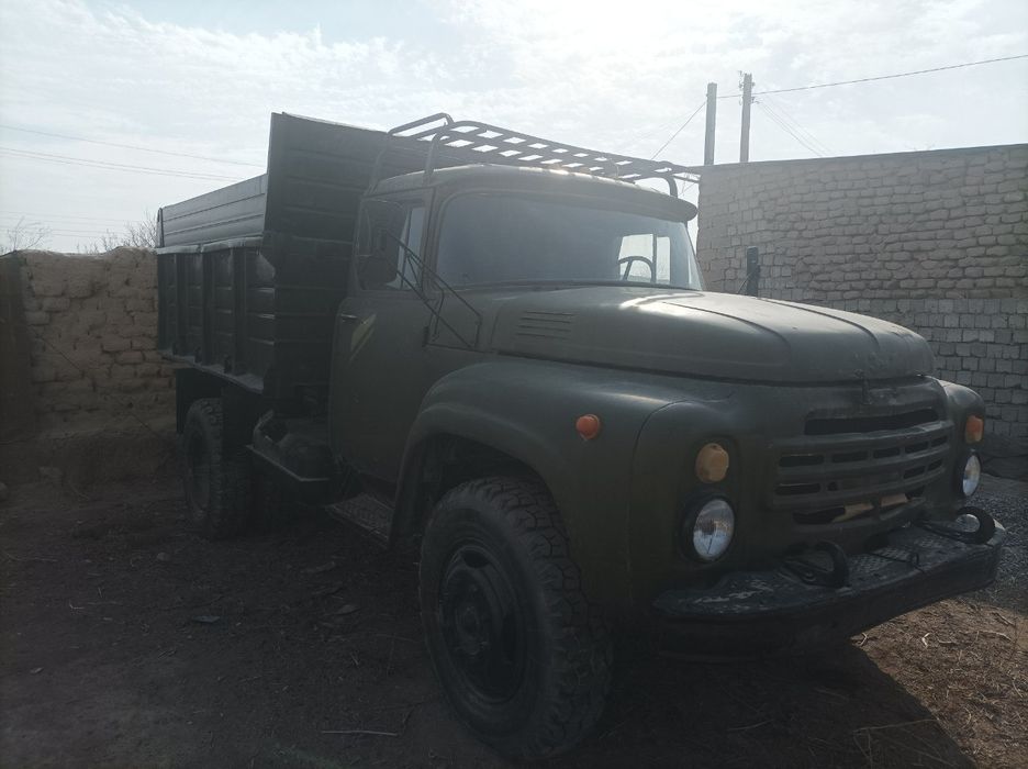 Zil 45021. Yili 1989. yashil haki rangda. Holati yaxshi.