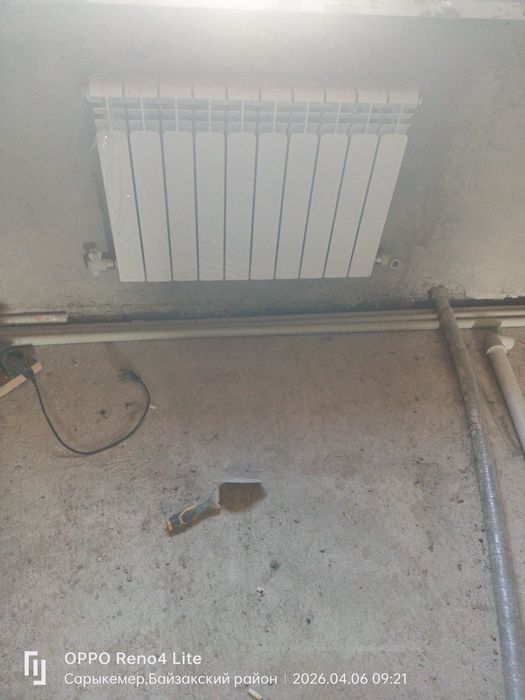 Екі үй сатылады бір участкеде