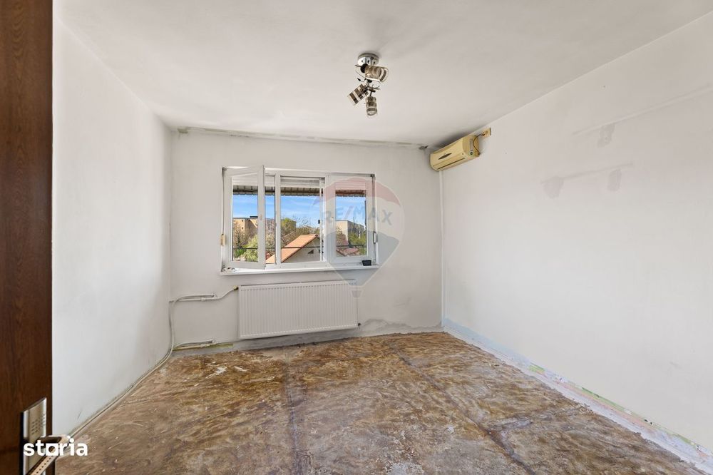 Garsoniera de vânzare zona UTA, etaj 2