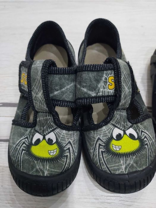 Пантофи подходящи за градинка