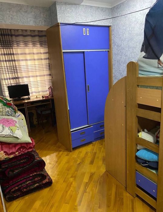 Срочно! Квартира на Ц5-Финанс институт 4/1/4 общ пл 90м с обстановкой