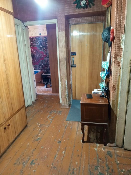 Продам квартиру 4/3/5, кирпич, раздельный санузел, два балкона, своя