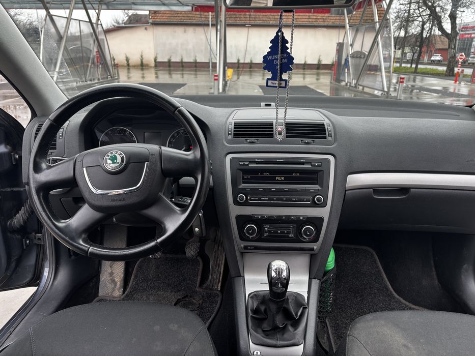 DezMotor cbzb/caroserie/faruri/flansa bord/interior Skoda octavia 2010