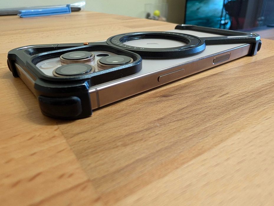 Husă iPhone 16 Pro Max inedită, cu marginile libere, inel, metalică