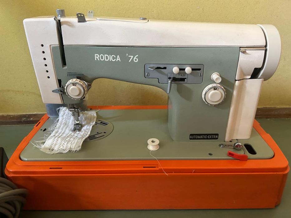 Masina de cusut Rodica 79