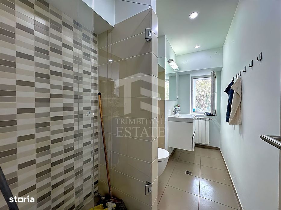 3 camere decomandat renovat etaj 2 an 1996 SU 86mp Decebal