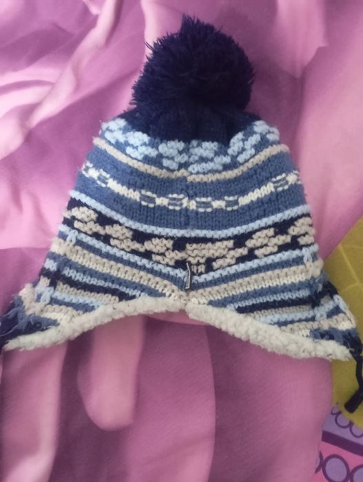 Продаётся тёплая шапка для мальчика.
