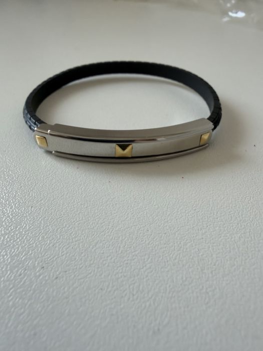 Bratara aur 18 k