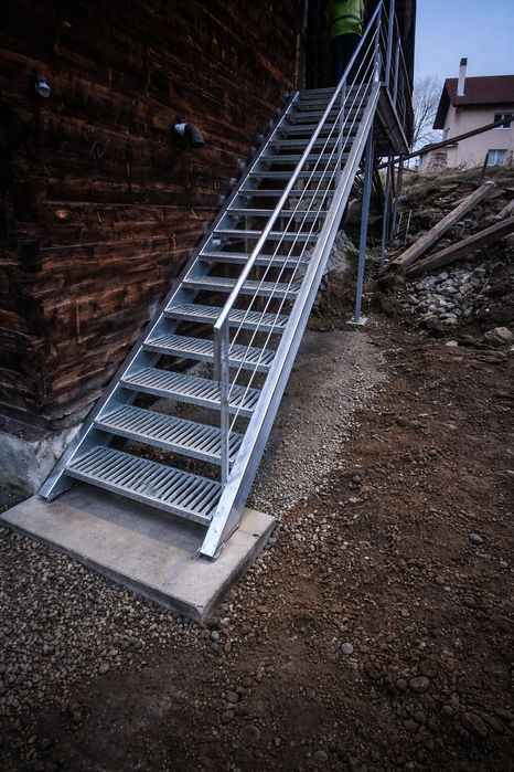 Scari metalice galvanizate