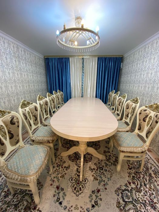 Продам стол и стулья 14 штук