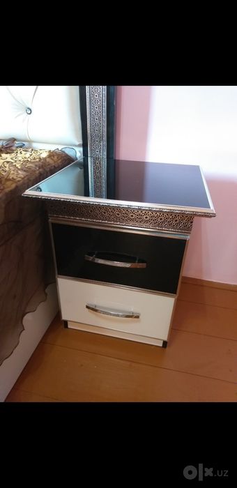 Кровать (170×210) с двумя прикроватными тумбами