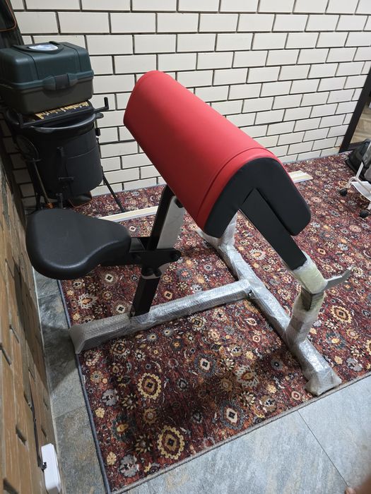 Скамья для тренировки бицепса(Скамья Скотта)