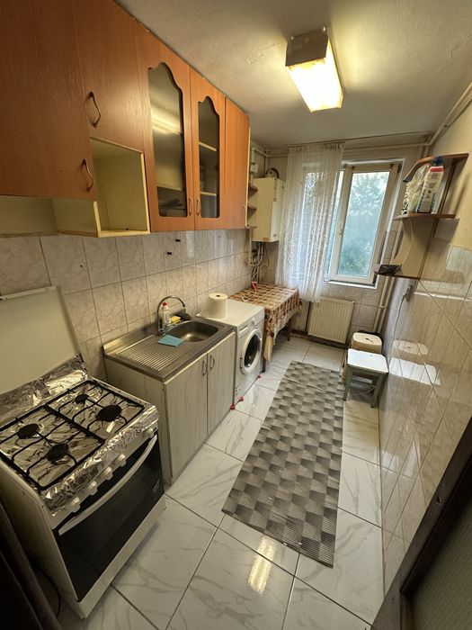 Inchiriez apartament 3 camere