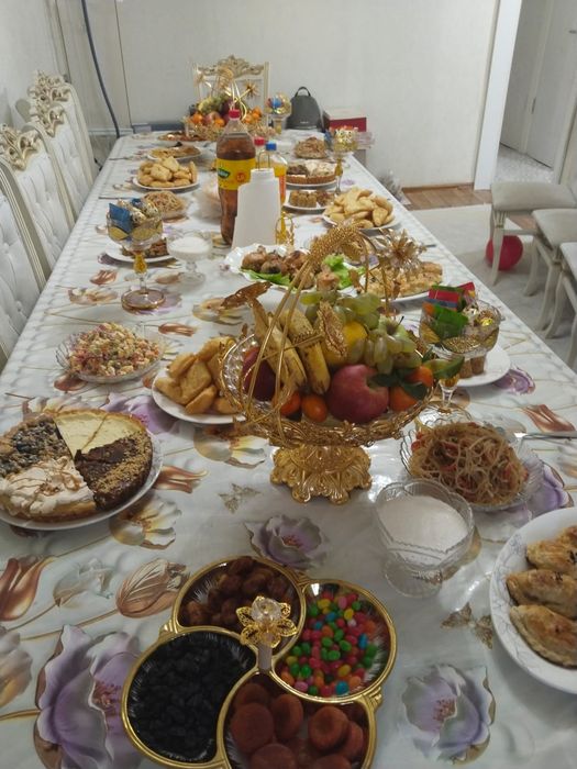 Продаётся овальный стол