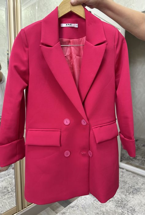 Пиджак женский Малинового цвета