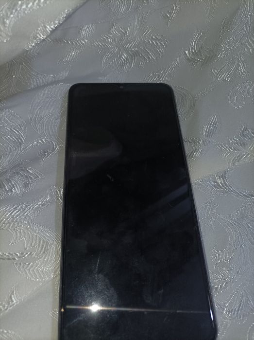 Samsung M12 karobkasi bor