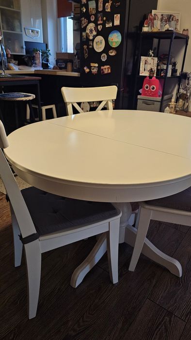 Masa extensibila ROSENTORP (IKEA) + 3 SCAUNE