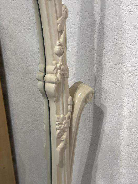 Зеркало напольное