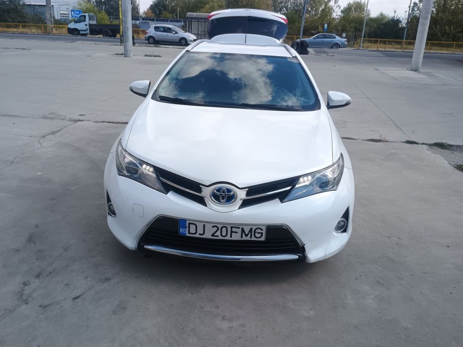 Toyota Auris hybrid 2013