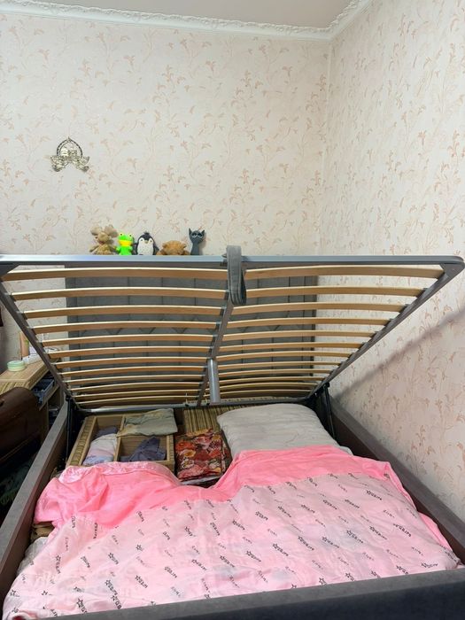 Кровать двуспальная