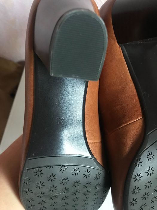 Туфли новые кожаные 39