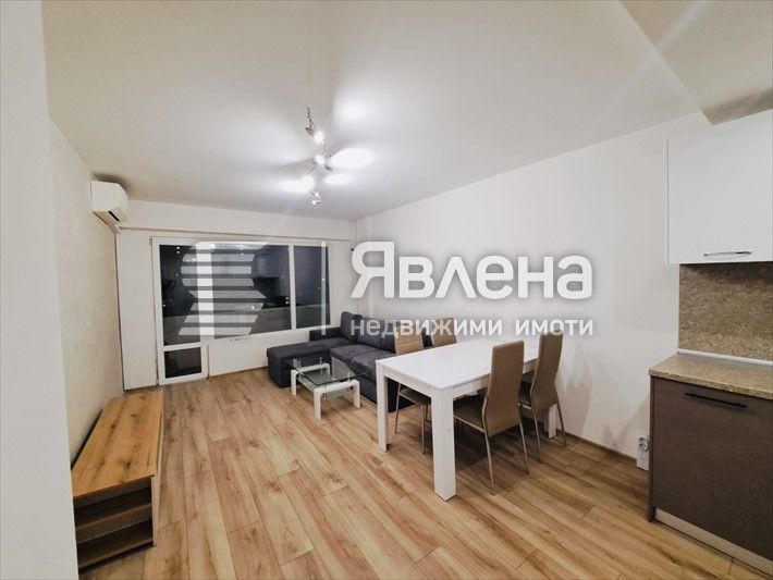 Продава се Тристаен апартамент в Варна, Младост 1 - 61 кв.м за 1968 €/кв.м - Снимка #1