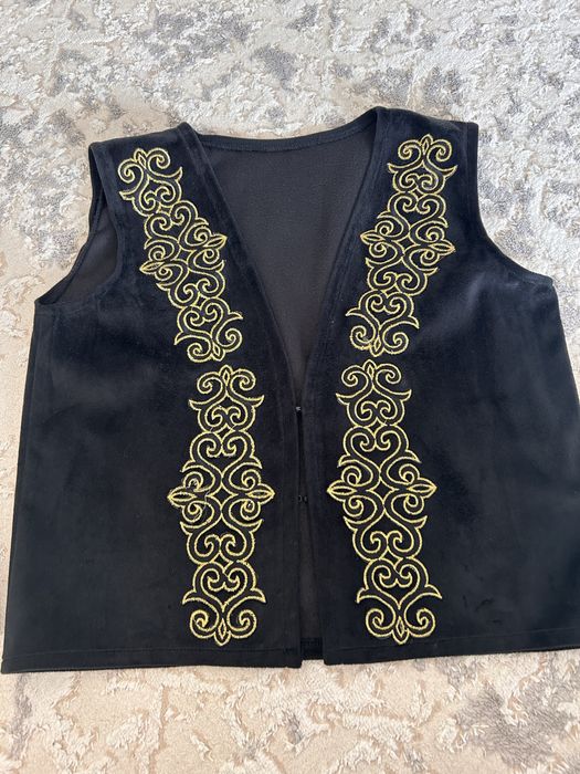 Казакша киім ер балага 7-8-9-10 жаска барп калады. Состояние жаксы.