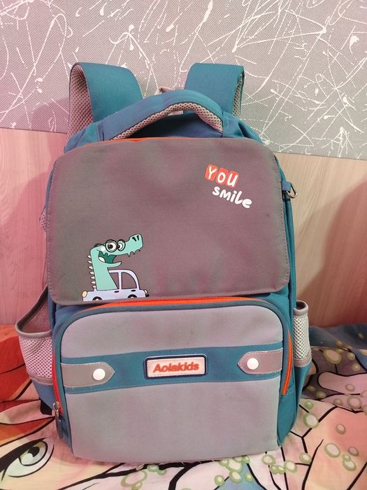 Продам рюкзак  в школу