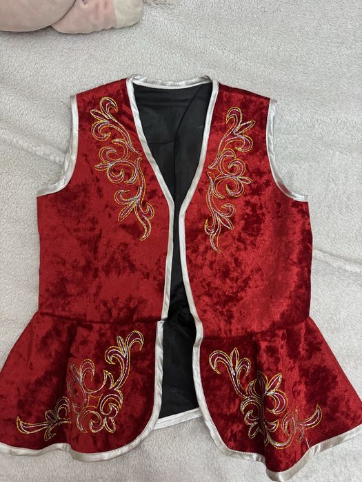 Продам камзол детский