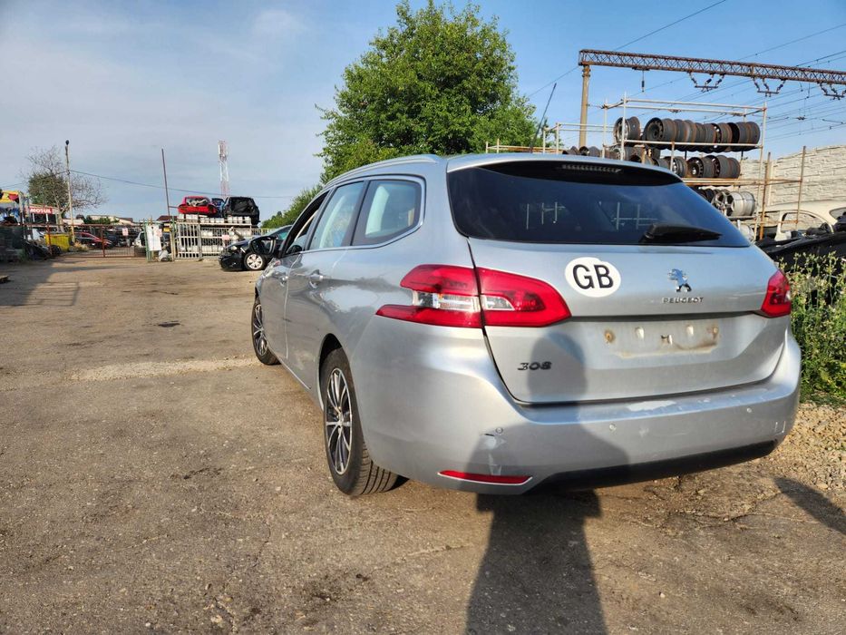 Dezmembrez Peugeot 308 1.6 HDi an 2016