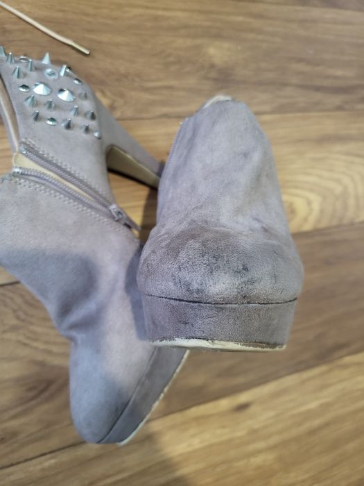 Обувки, боси обувки, маратонки, боти