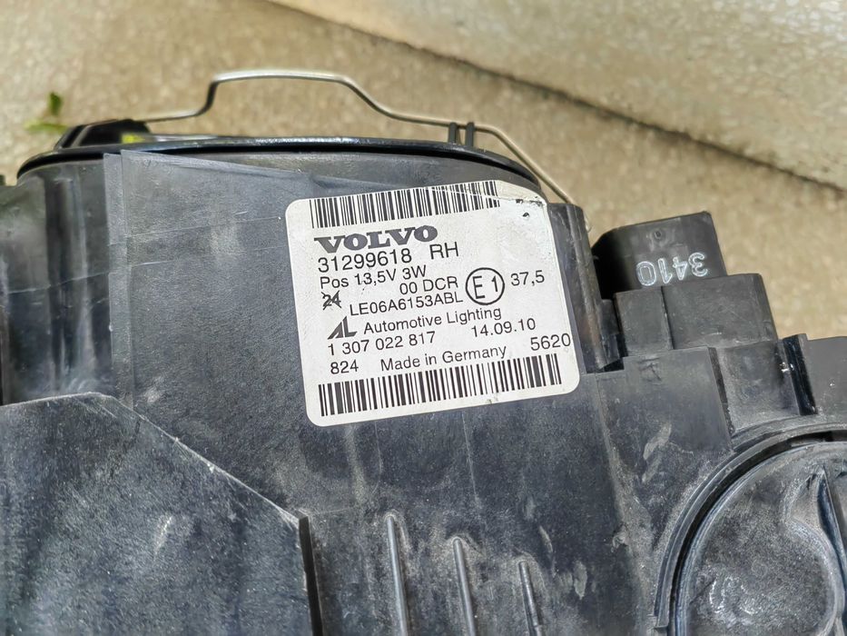 Фар Volvo S40 Xenon десен Оригинален