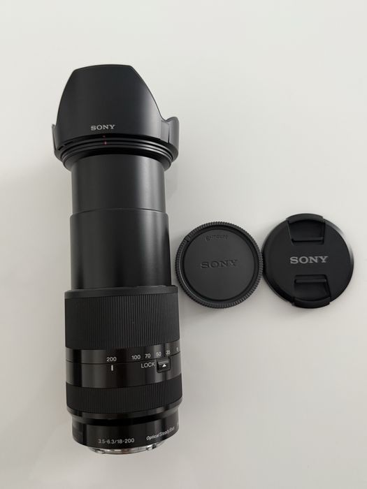 Vînd Obiectiv Sony18-200 mm f/3.5-6.3.