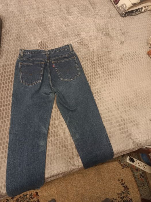 Blugi Levis 44-46, măsura românească.