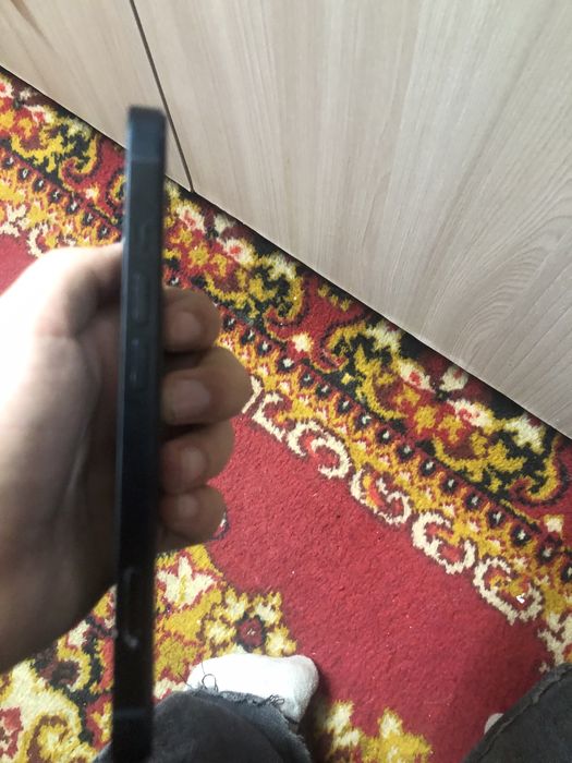продам айфон 13!