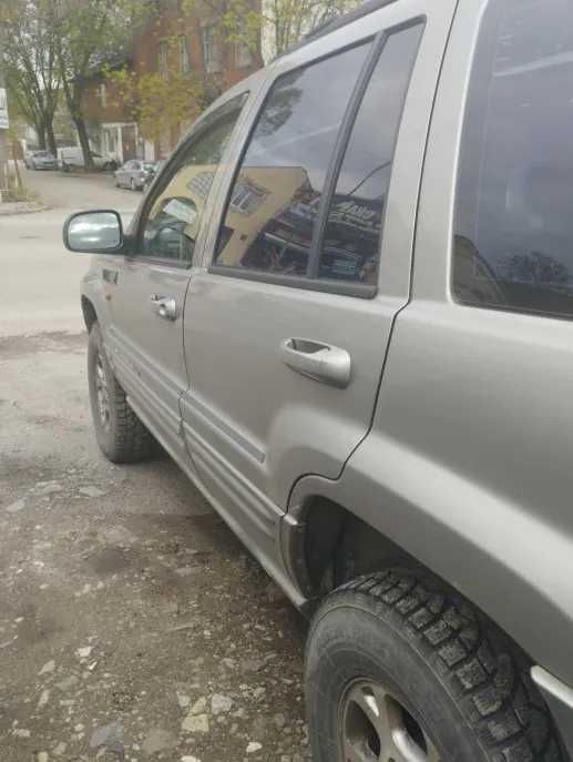 Джип Grand Cherokee