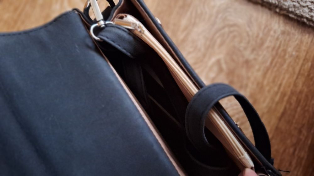 Елегантна дамска чанта