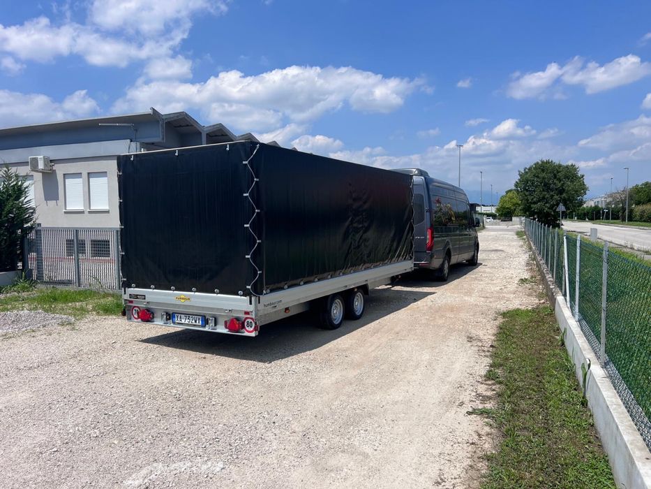 Remorca Humbaur 2 axe , cu prelata si obloane demontabile !