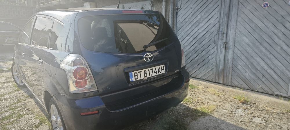 Тойота Корола версо