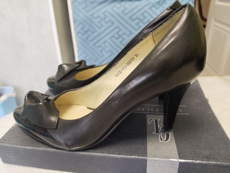 Туфли женские, чёрные б/у