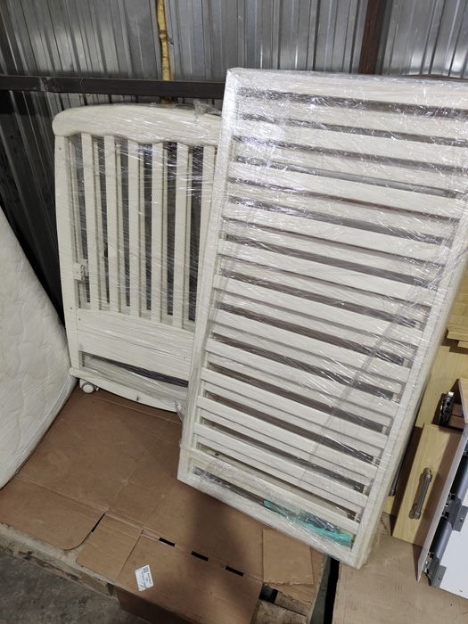 Кроватка детская с матрасом