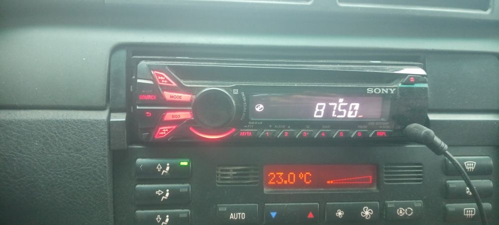 Cd player auto sony