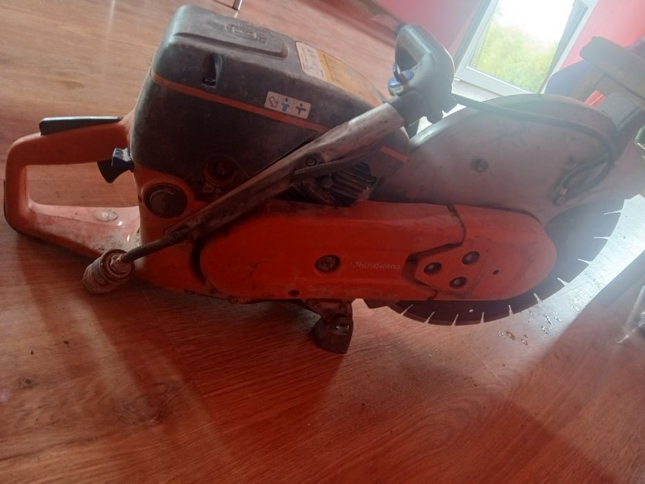 Vand Husqvarna de taiat ciment