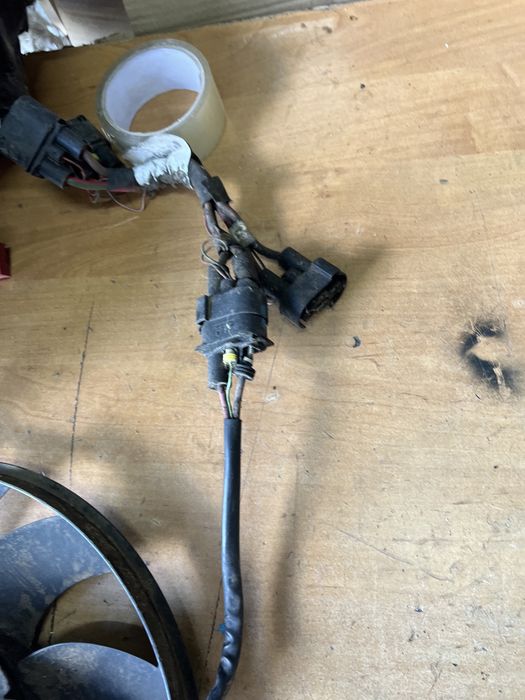 Перки за радиатори мотор Audi A5 S5 A6 4g A8 Q5 3.0bitdi 4.2 4H0959455