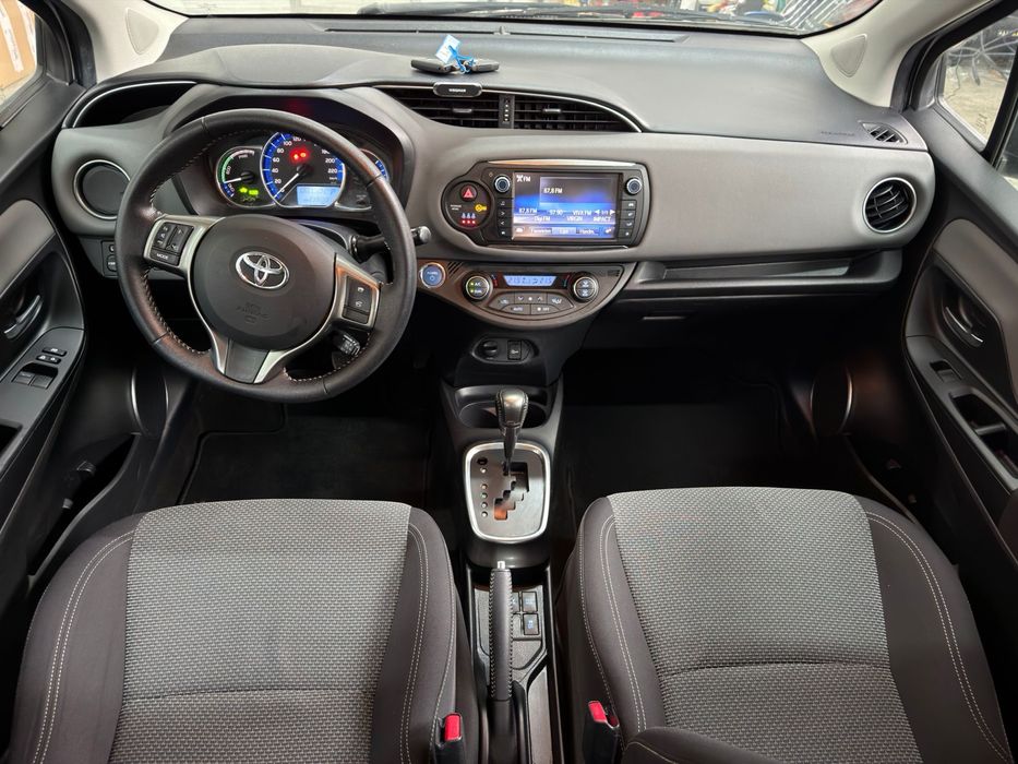 Toyota Yaris Hybrid, 2015, Automată Livrare-Garantie