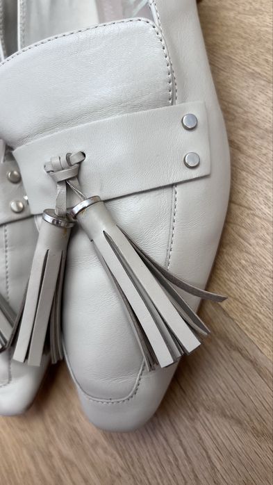 Mocasini damă Zara din piele naturală crem cu franjuri – mărimea 39