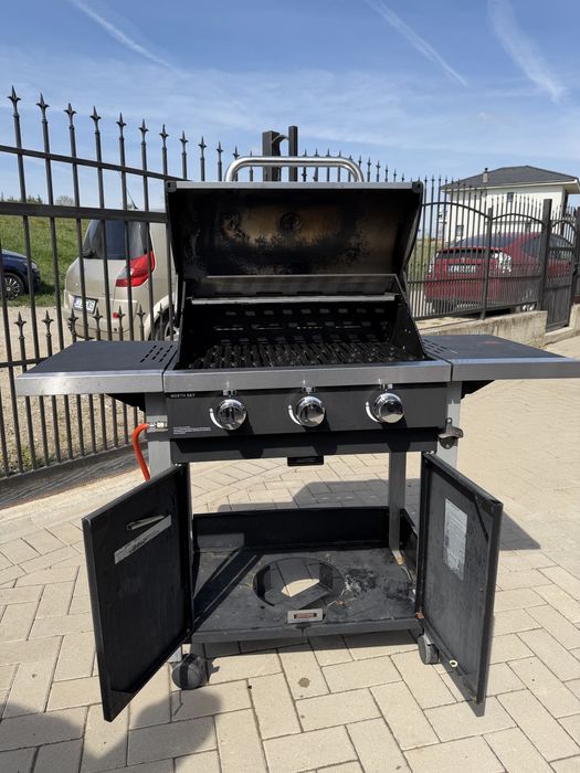 Grill pe gaz cu aprindere automata