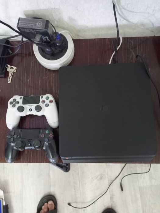 Продам Сони плестейшн4