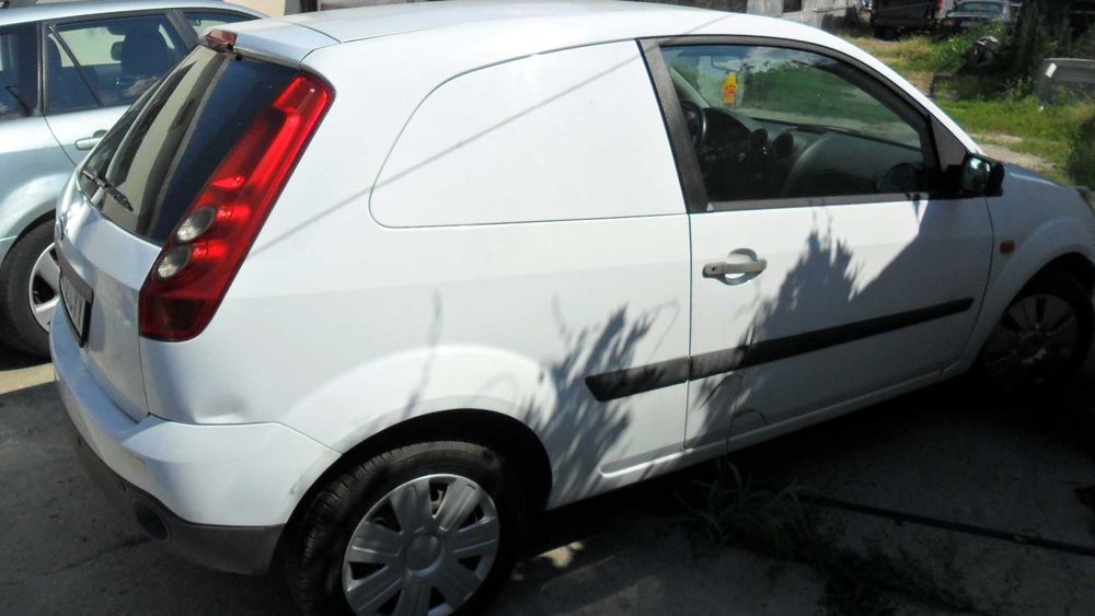 FORD Fiesta 2010 — imagine 2