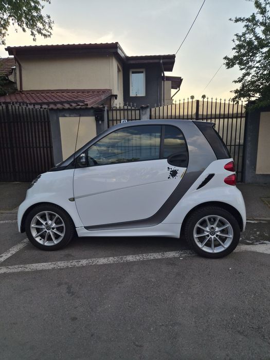 Vand smart fortwo,an fabricatie 2014,km putini!!!
